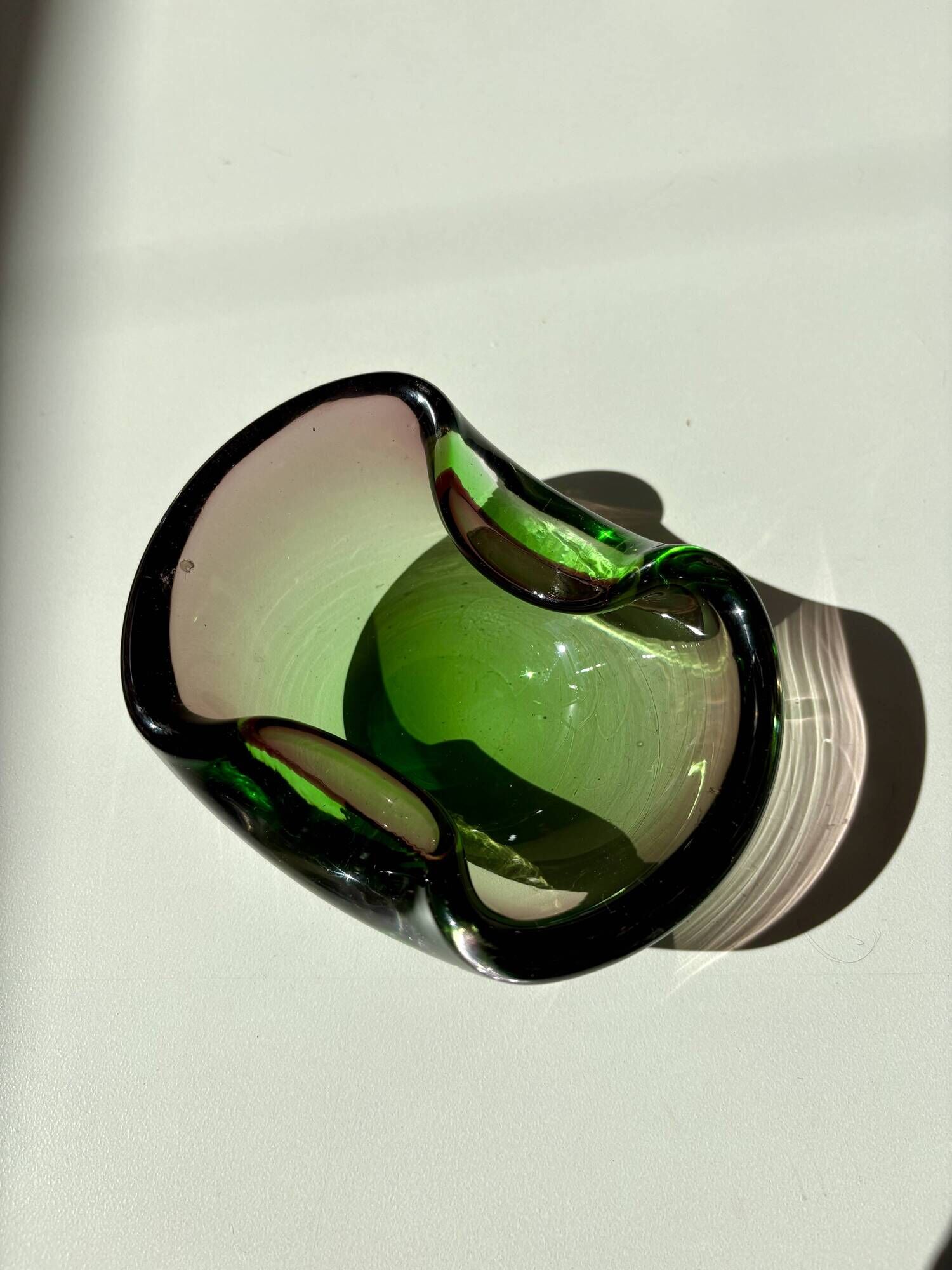 Ashtray / trinket dish in green and pink attributed to Murano 1950/60.