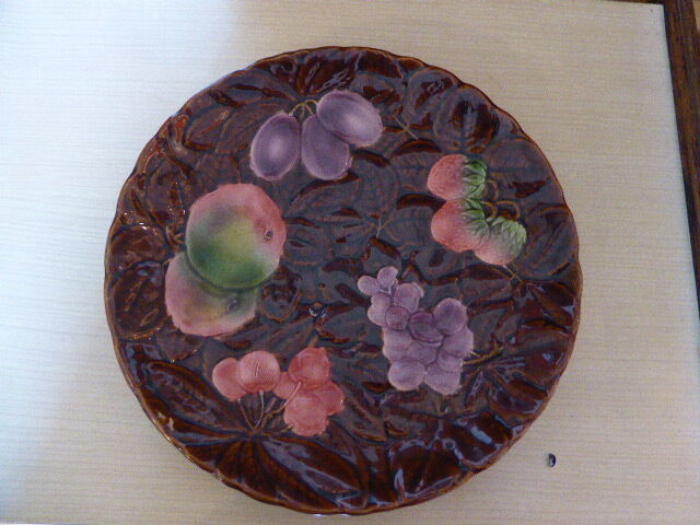 Dish a cakes Sarreguemines vintage 1970, dabbling in enamelled ceramic, fruits