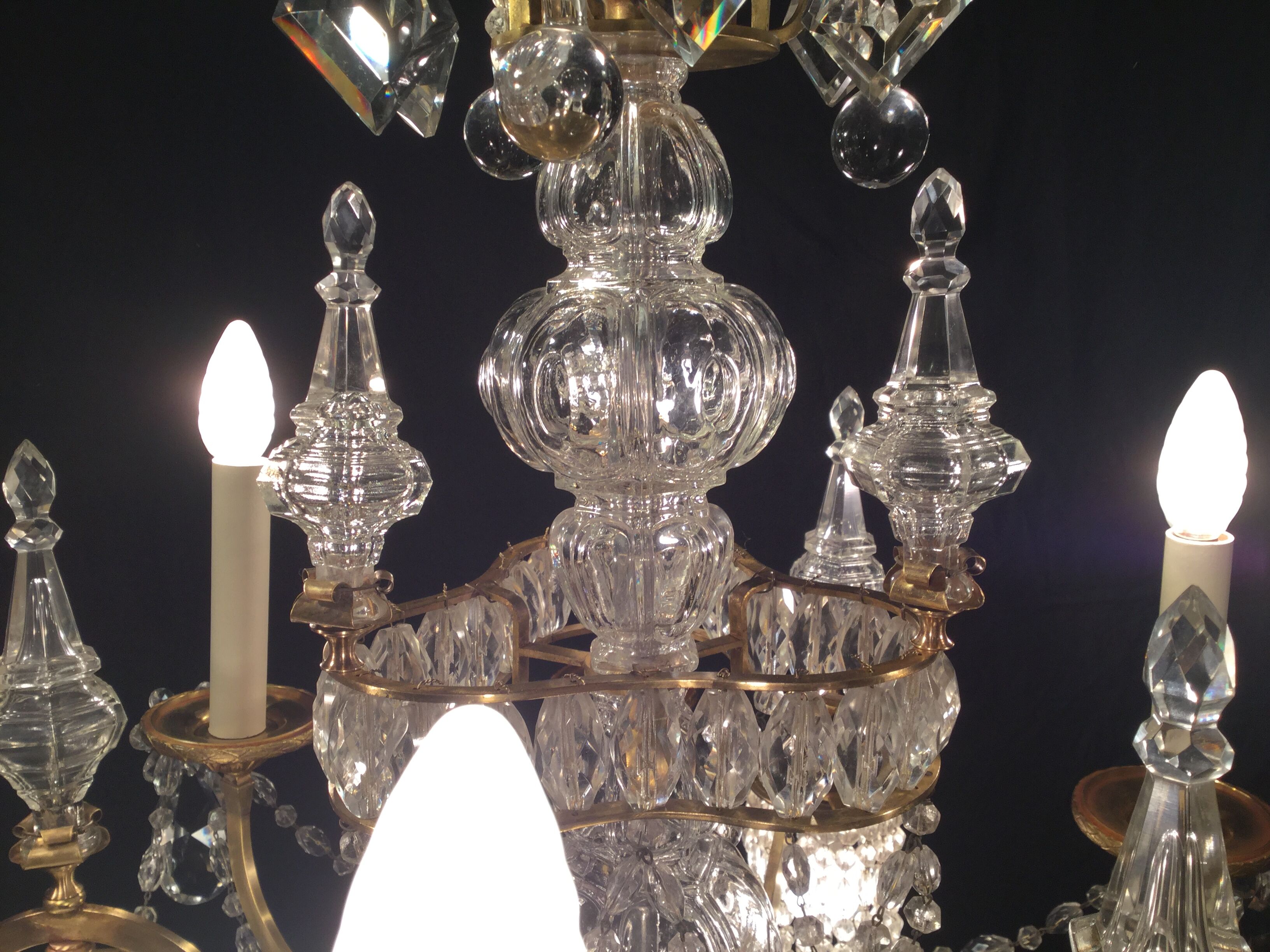Chandelier bronze and crystal