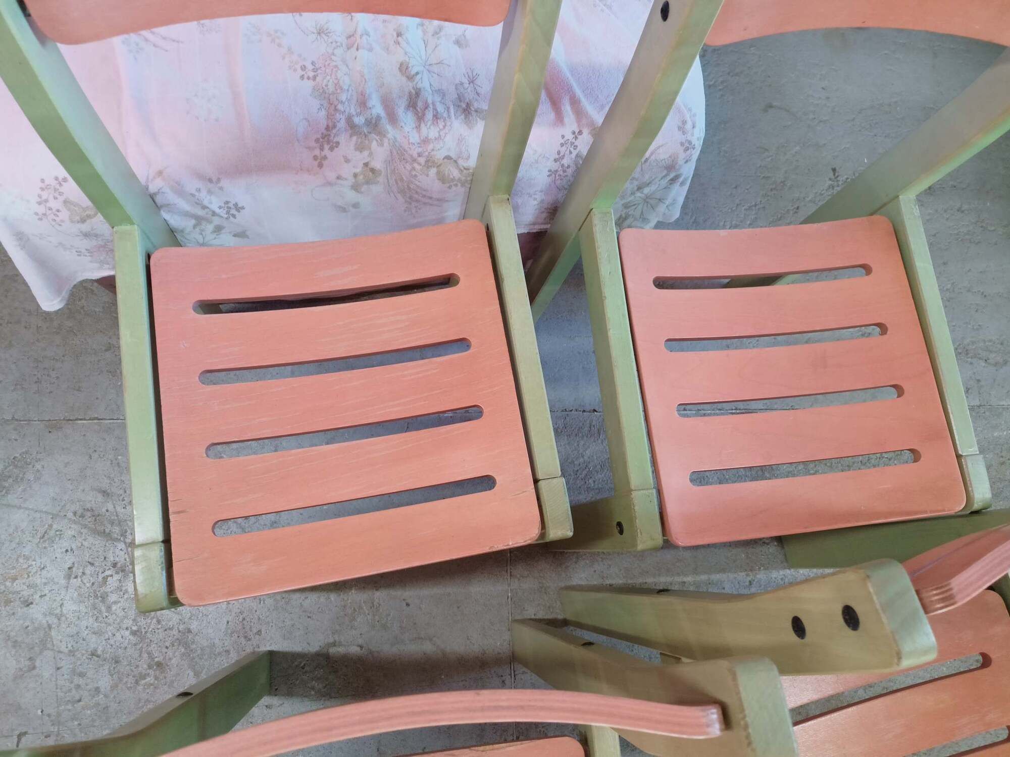 Set of 8 vintage 80s school chairs/ office