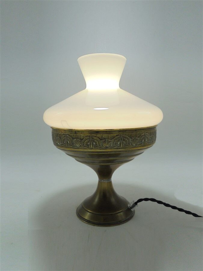 Table lamp