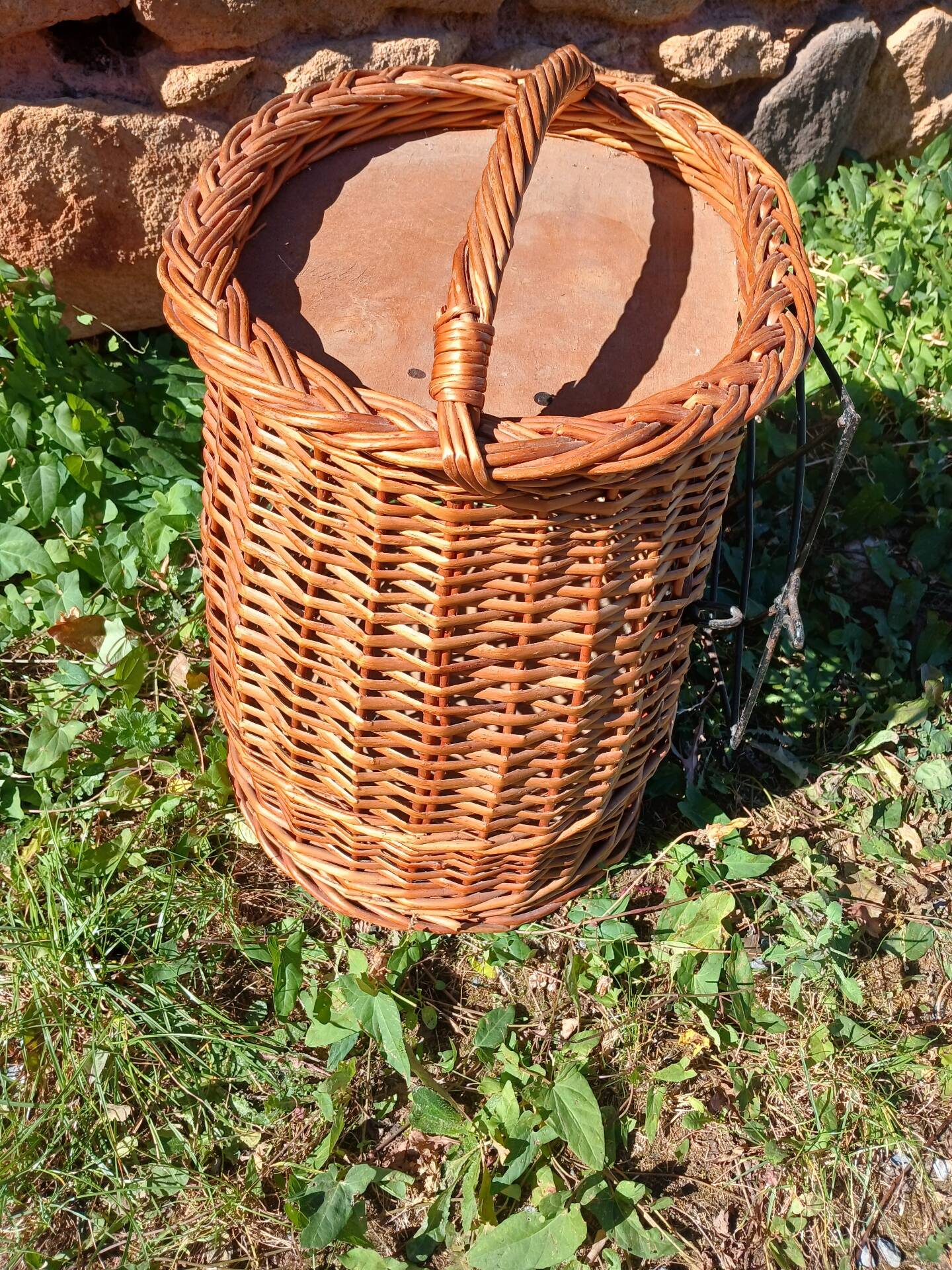 Panier ancien/ porte bouteilles