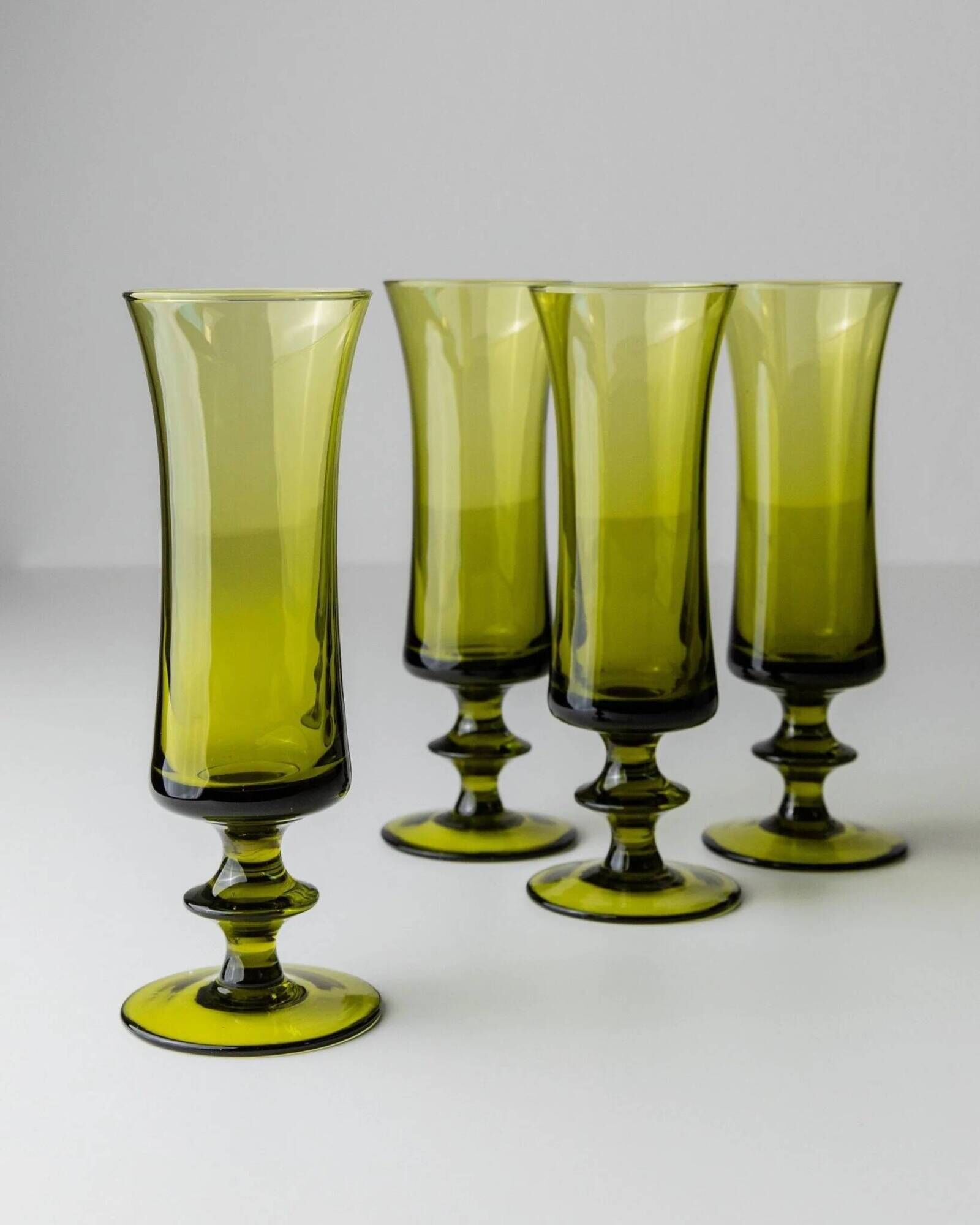 4 green Murano glass drinking glasses - mid-century Italian stemware, olive - 1970s retro cocktail set