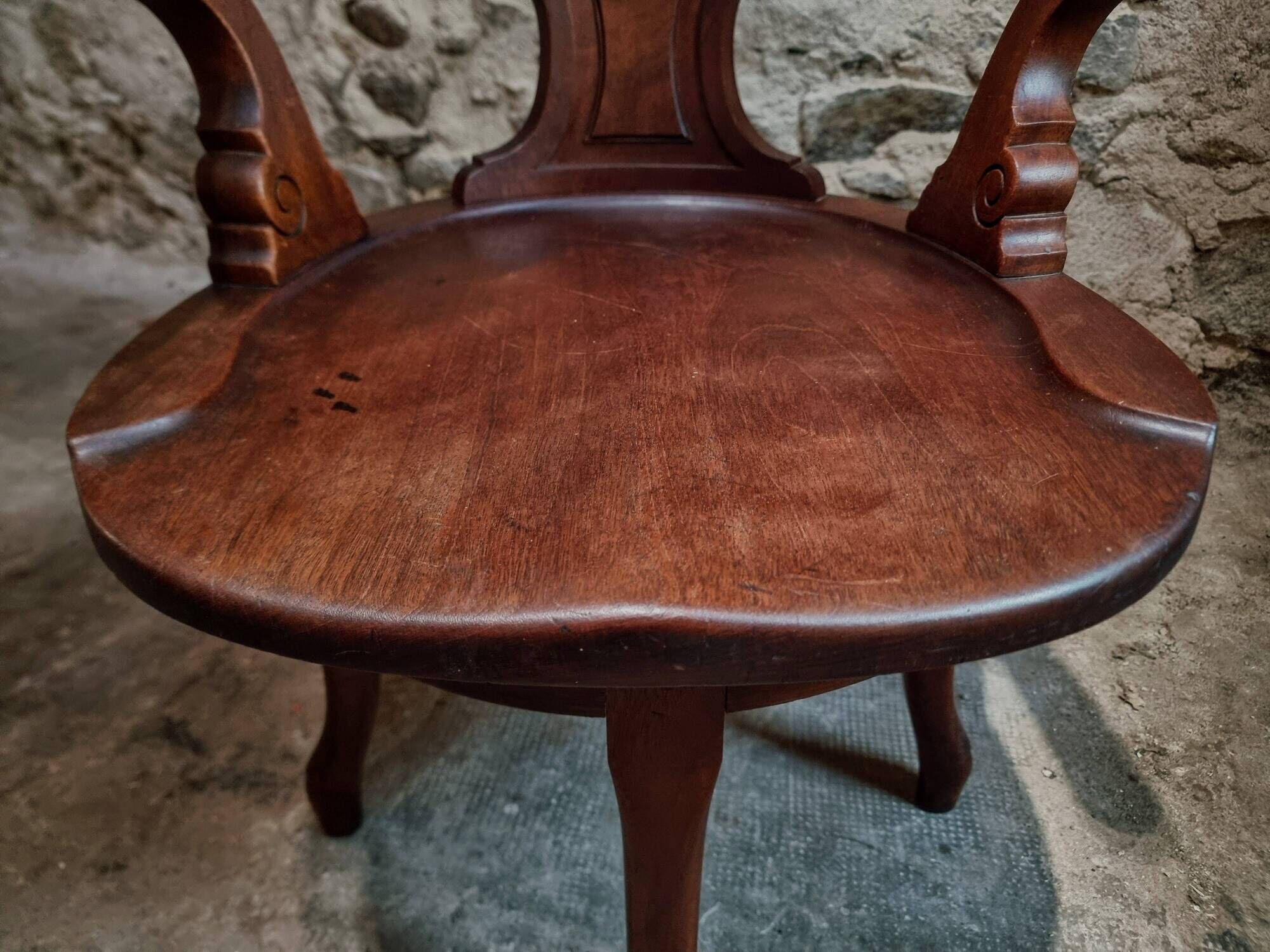 Antique wooden office chair – swivel captain's chair – walnut chair – early 1900s