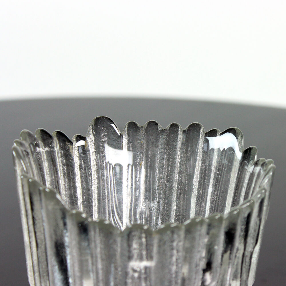 Vase en verre vintage en verre pressé par Pavel Pánek, 1979