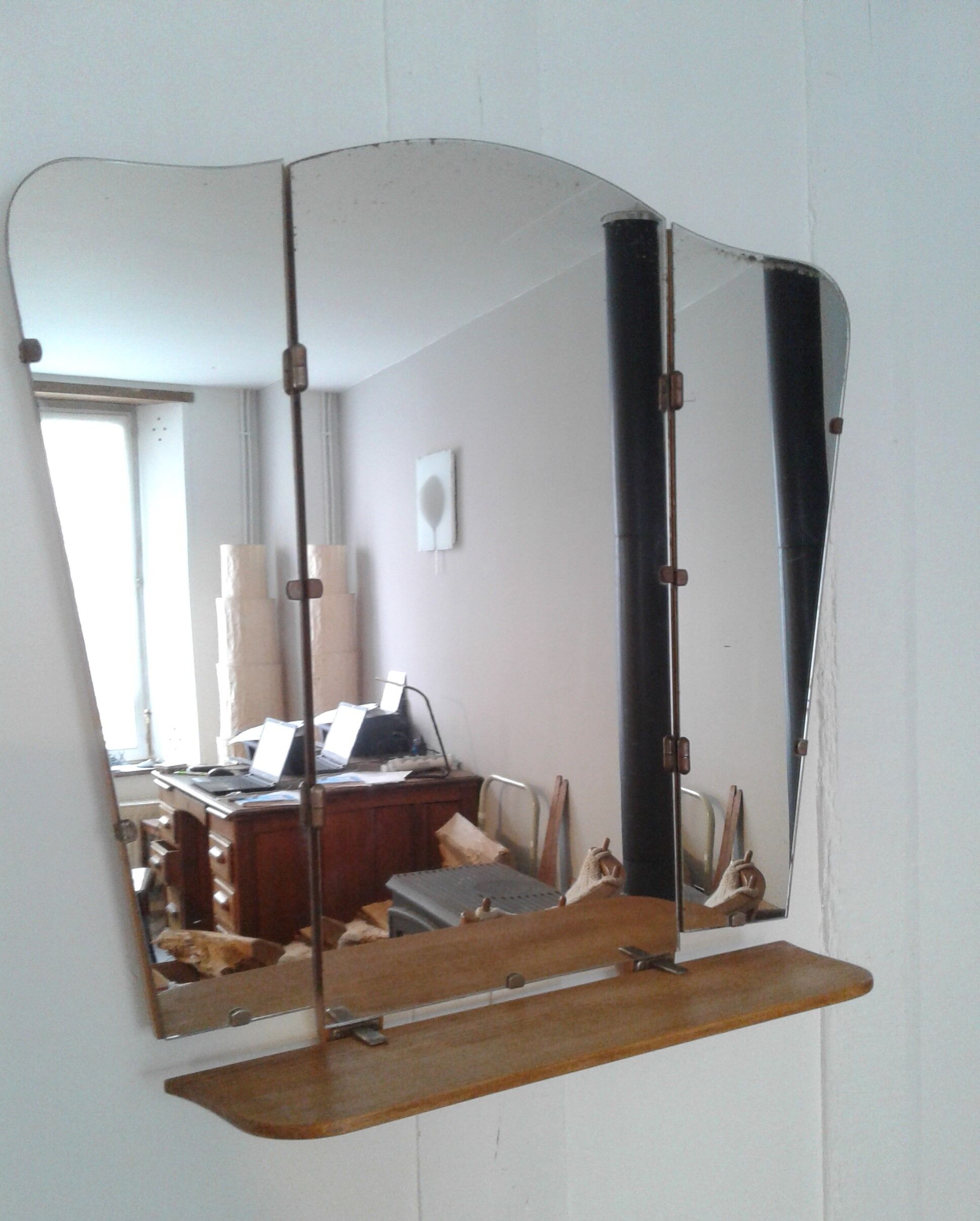 Mirror triptych with tablet 60x65cm