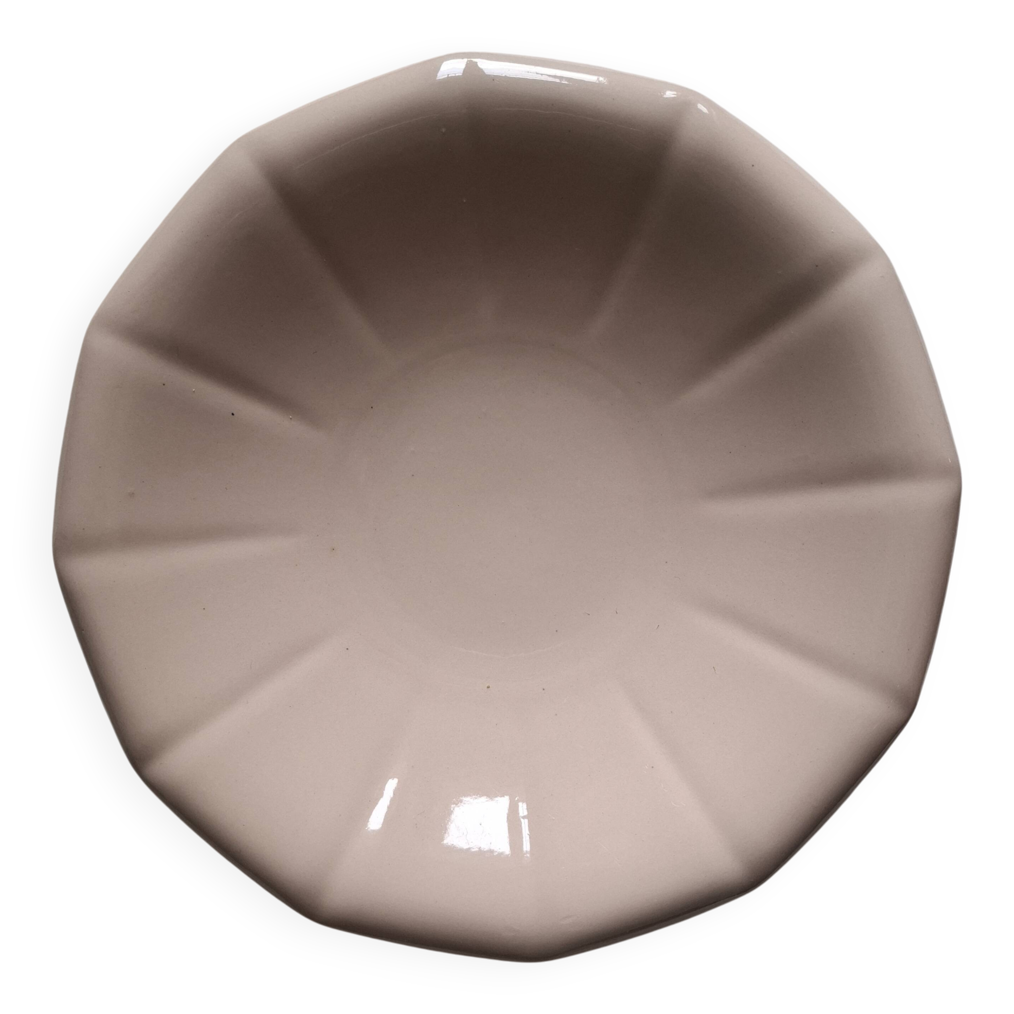 Pleated hollow dish digoin