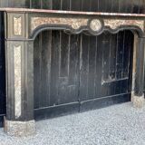 Cheminée en marbre noir de Belgique et gris des Ardennes, XVIIIème siècle