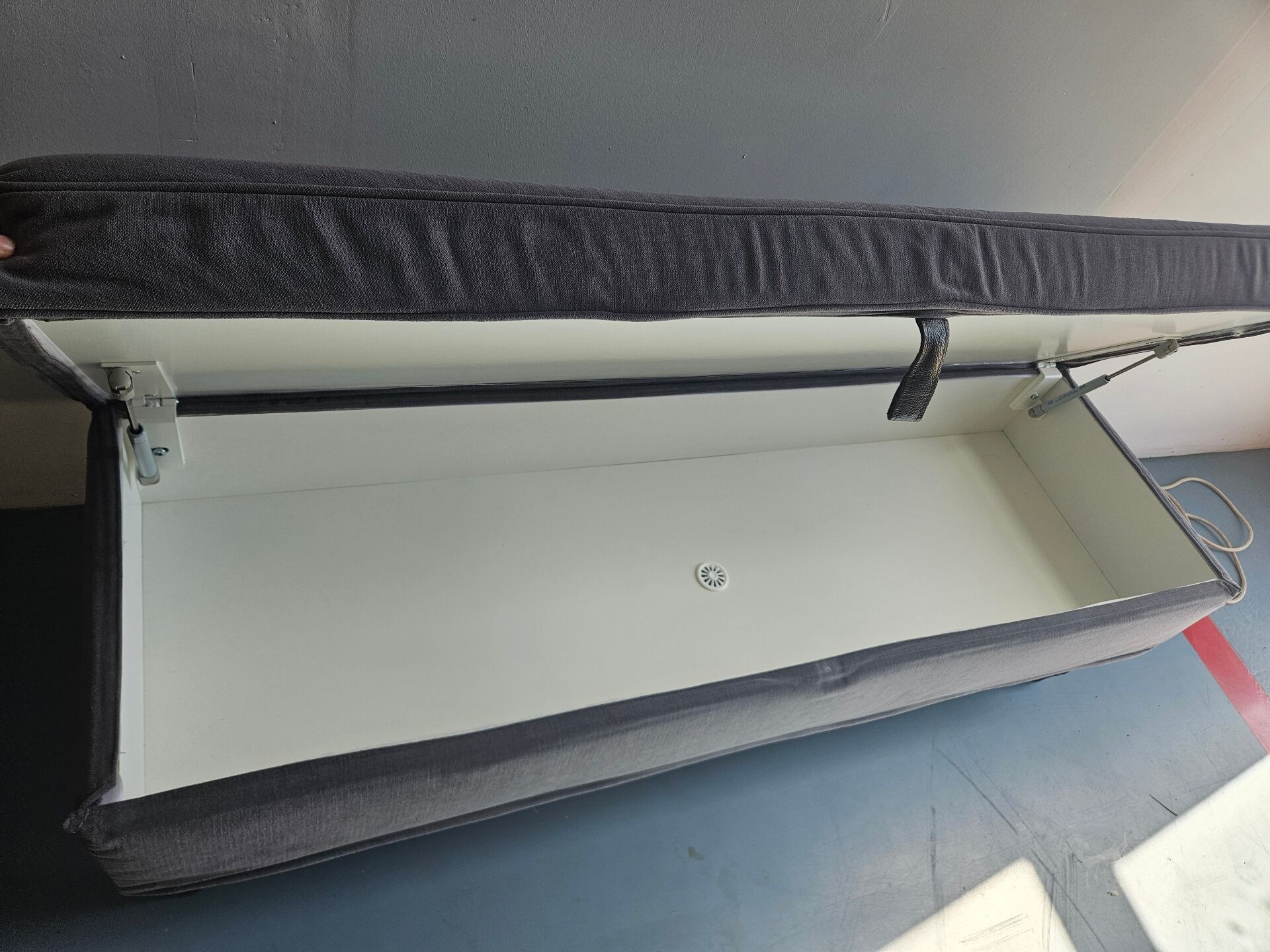 Banc coffre ikea 
