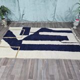 Authentic Moroccan wool rug handwoven, 250x150 cm.