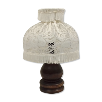 Lampe avec pied de lampe en bois et abat-jour en tissus blanc 36 cm