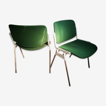 Paire de chaises modèle DSC 106 et créée en 1965 par Giancarlo Piretti pour Castelli