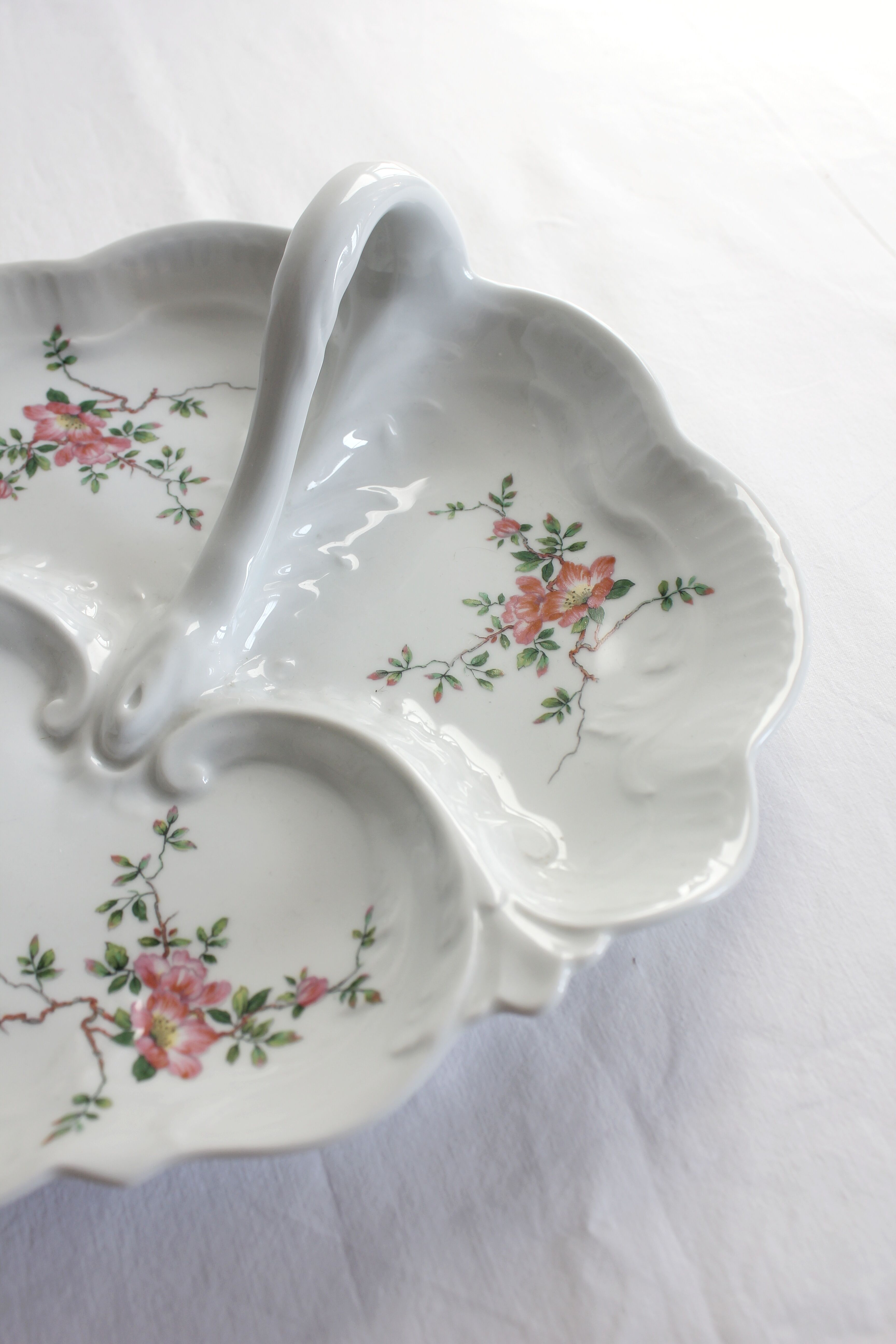 Aperitif dish called "beggar" in vintage Limoges porcelain