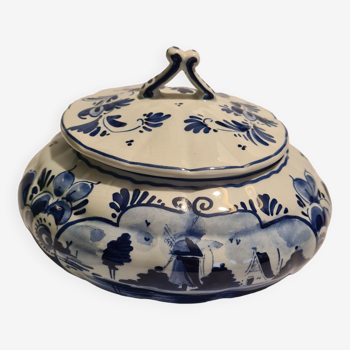 Delft Holland earthenware candy box