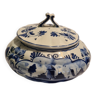 Delft Holland earthenware candy box