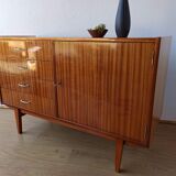 Buffet moderniste des années 1970