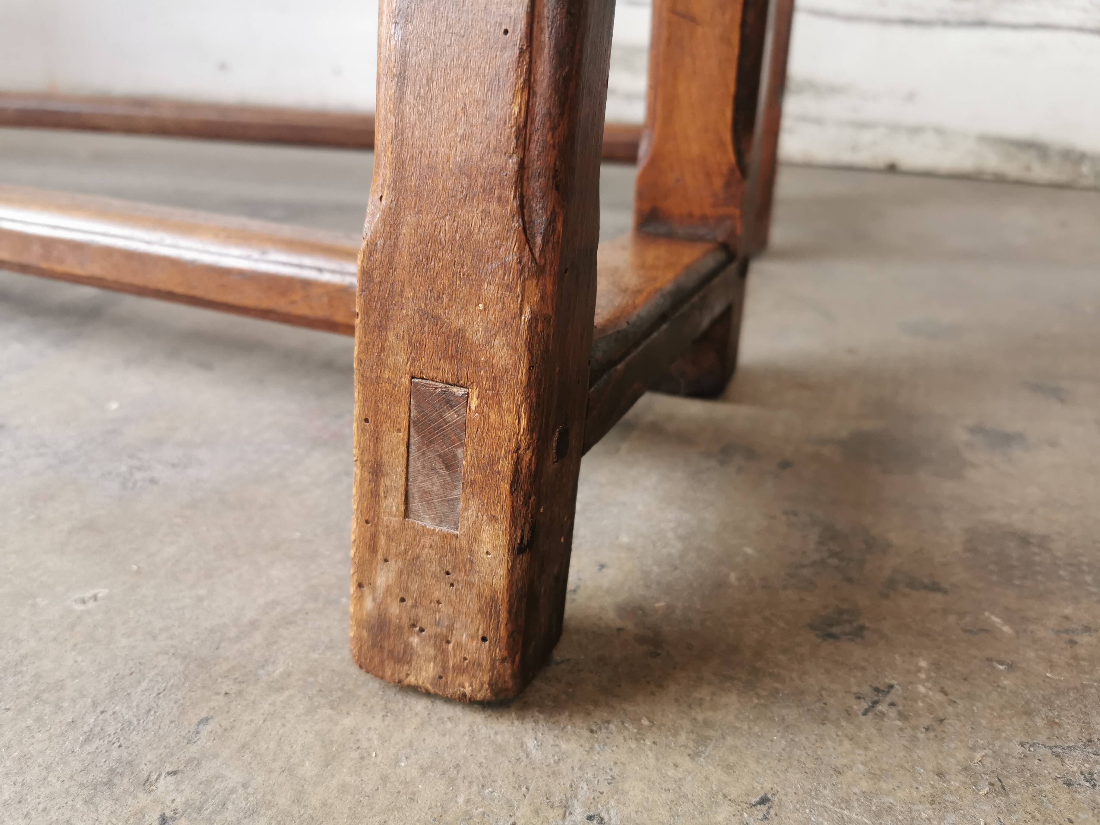 Paire de bancs anciens en chêne
