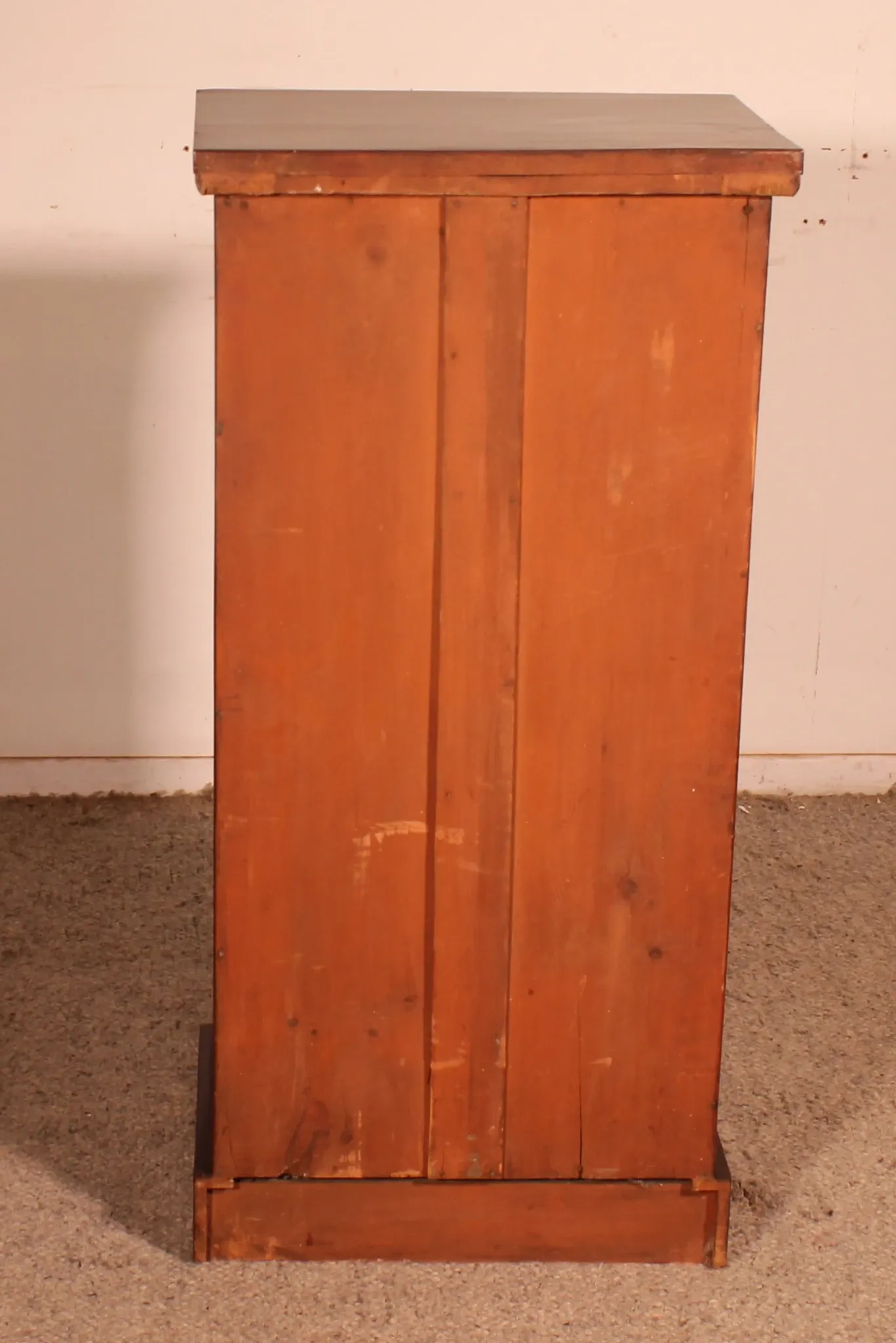 19th-century walnut Wellington commode