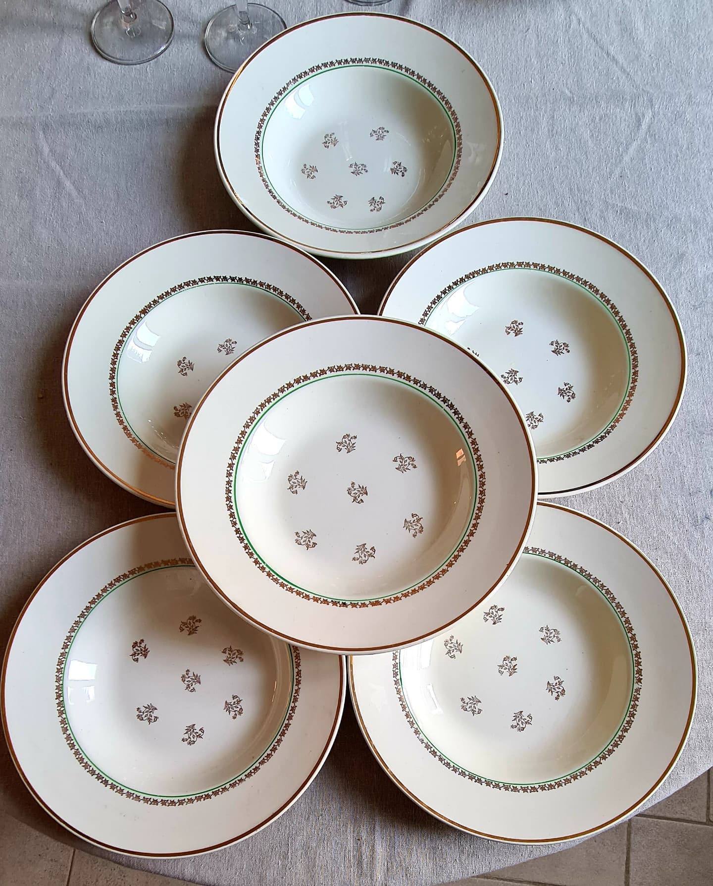 Ensemble  de 6 assiettes creuses ancienne faïence de Gien