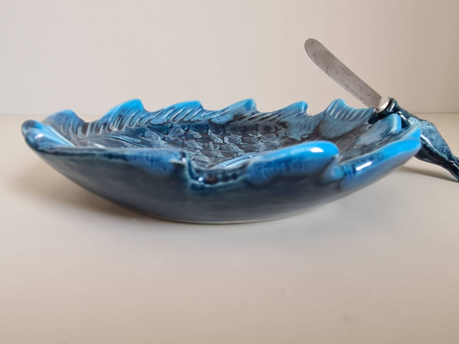 Ceramic butter dish signed Vallauris fish decor and its knife / fish / ceramic / 1960 / French riviera / Mid-Century / 20th