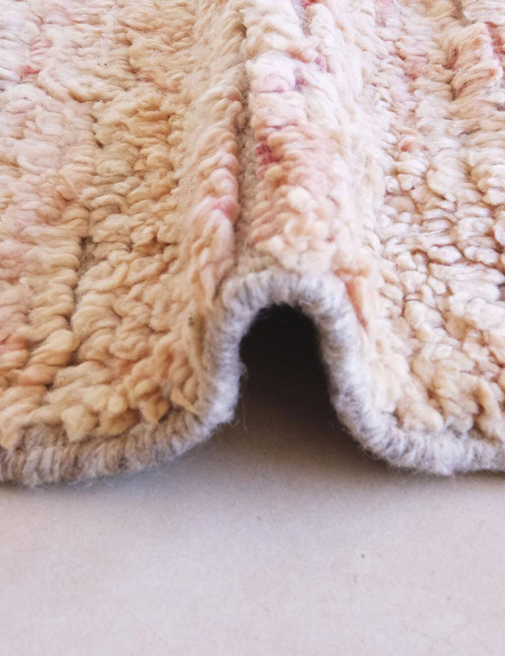 Modern Berber Rug - 274 x 167 cm