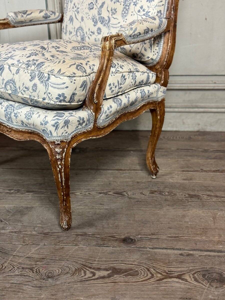 Pair Of Louis XV Queen Armchairs In Carved And “chené” Wood, 18th Century
