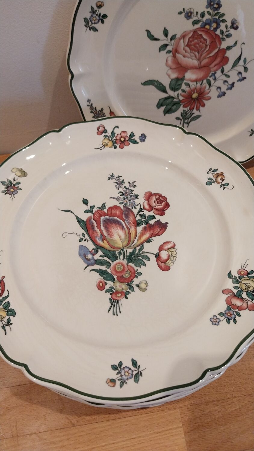 10 Villeroy & Boch Mettlach flower plates