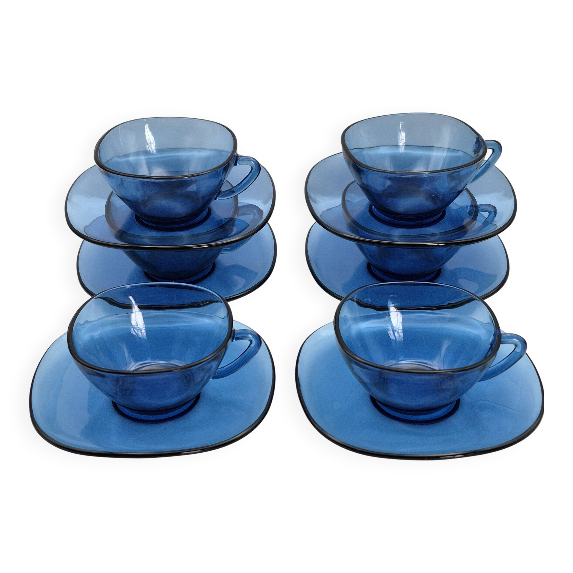 6 vintage cups and saucers vereco blue colour a703