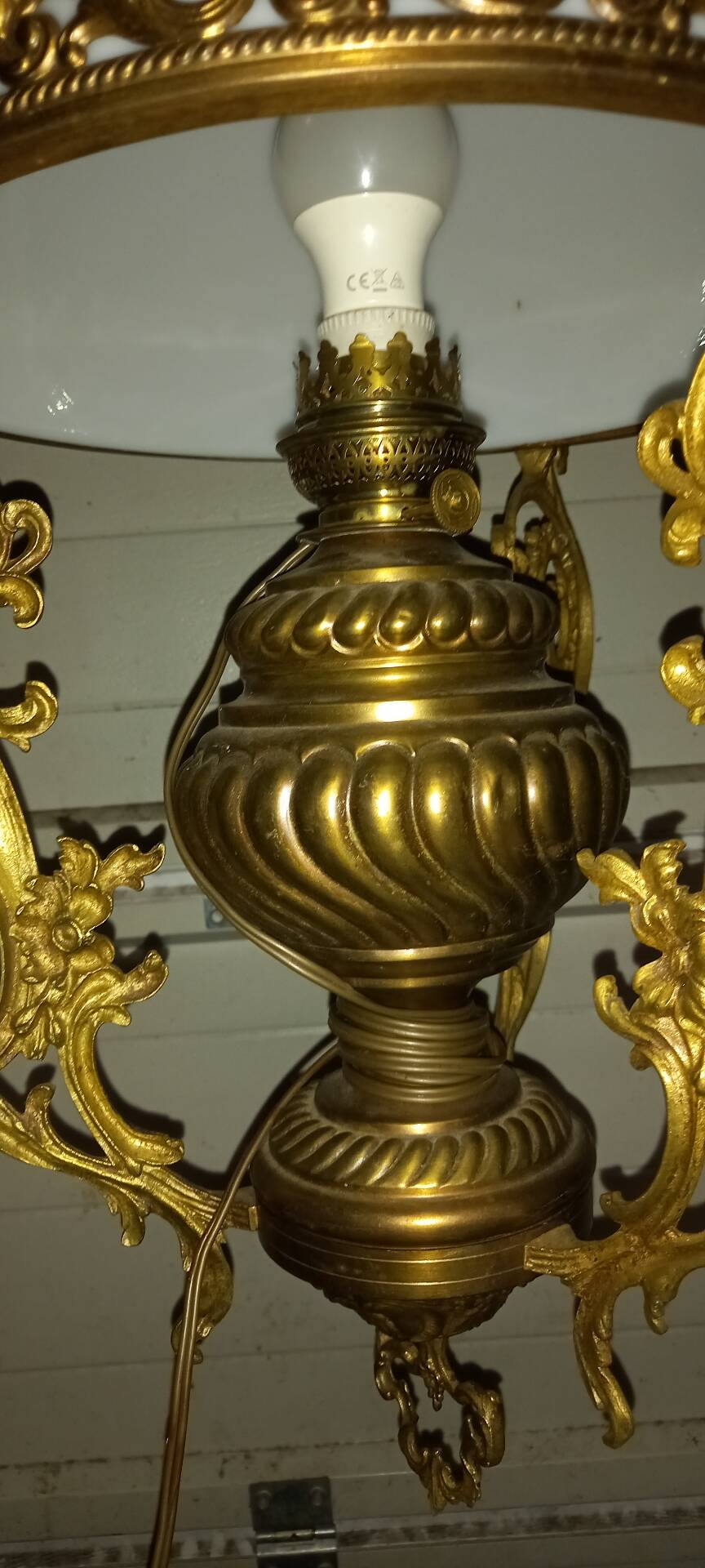 Ancienne suspension en bronze