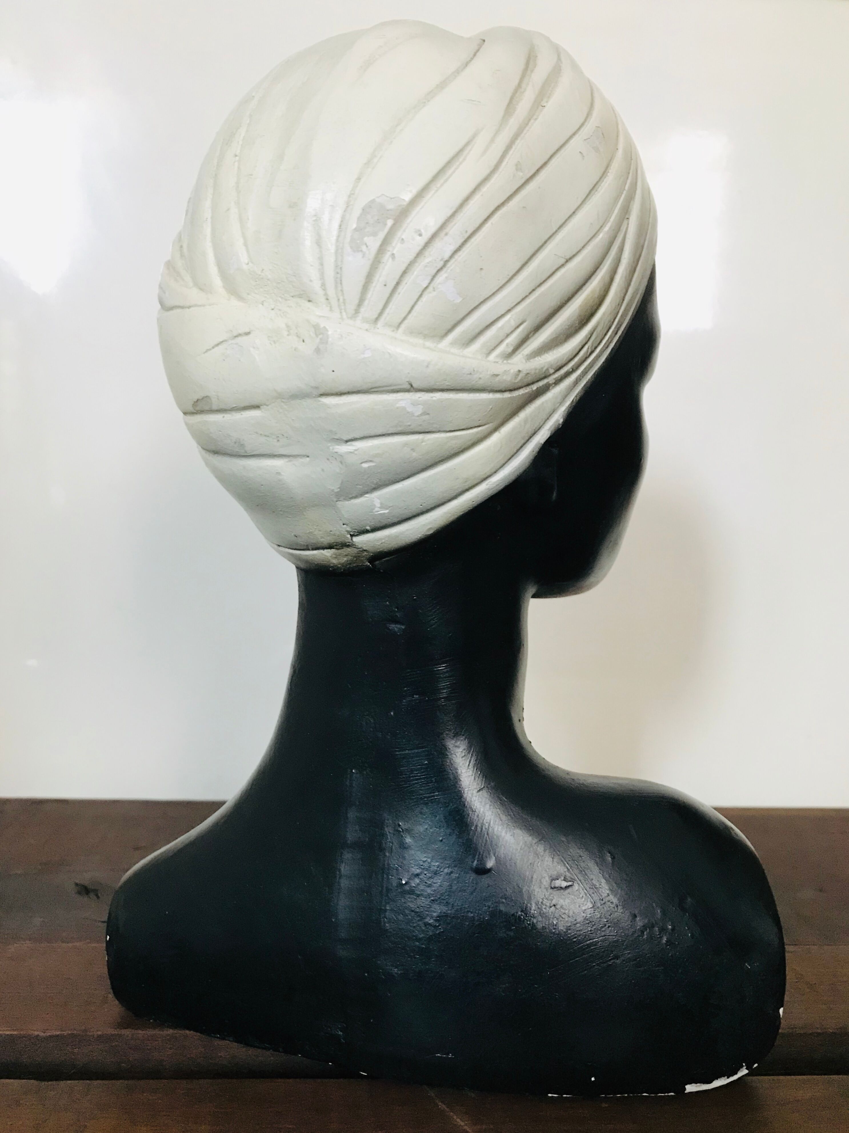 Vintage platre bust
