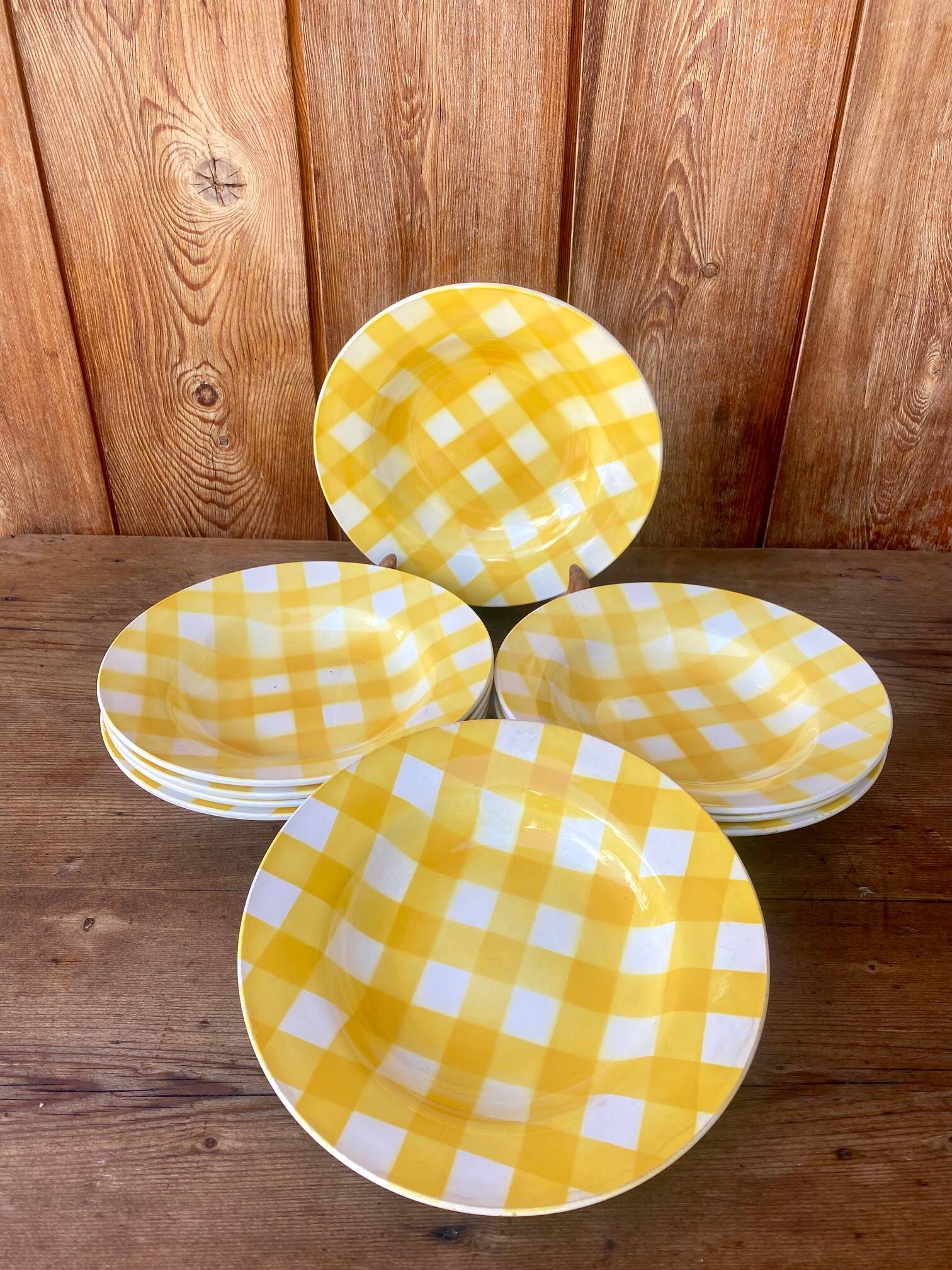 Set of 12 deep plates Digoin Sarreguemines Scottish model yellow.