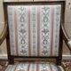 Paire de fauteuils à la reine de style Louis XVI
