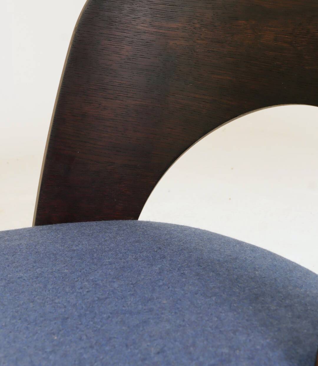 6 chaises de salle à manger vintage en chêne massif et en laine bleue
