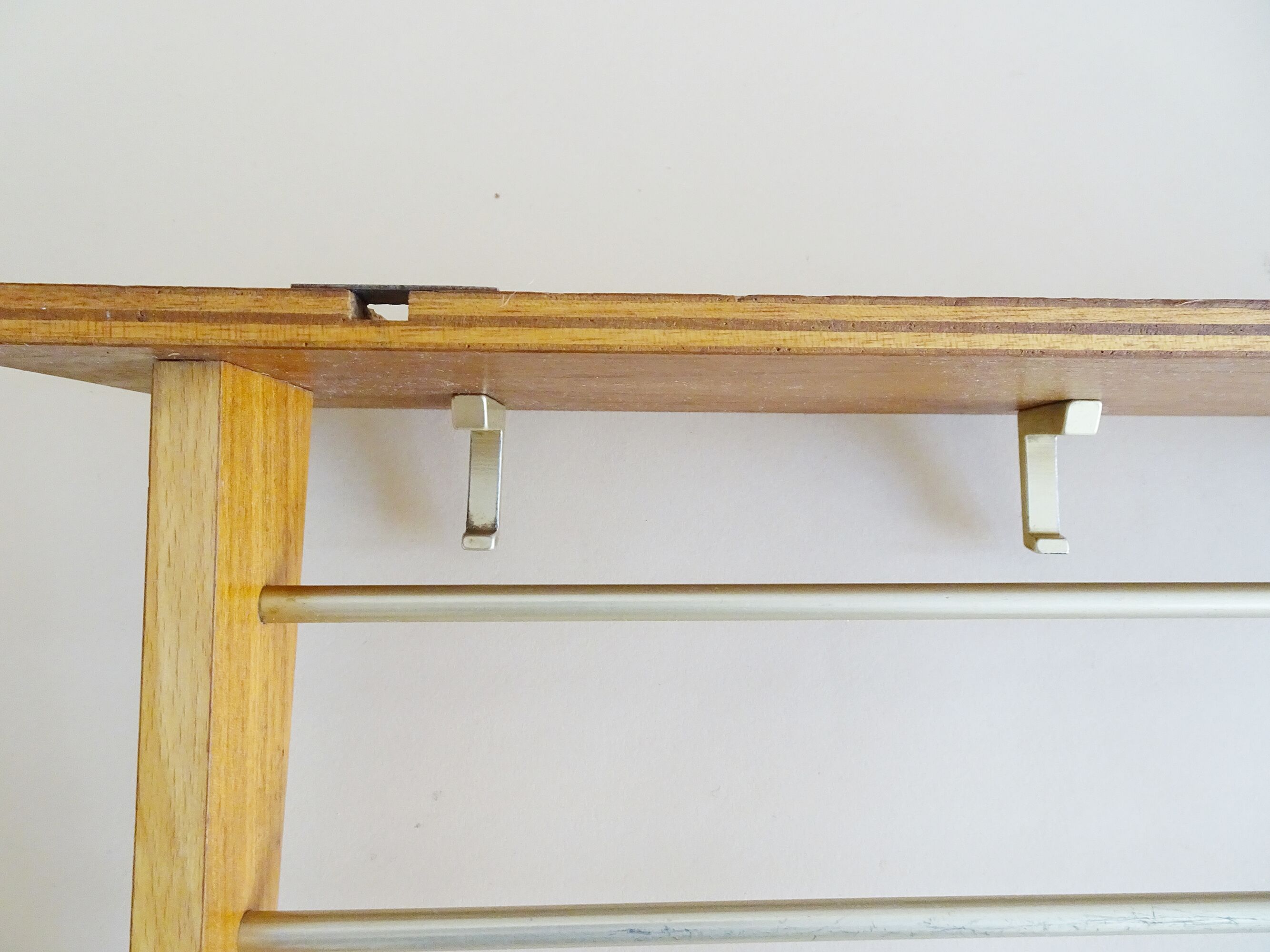 Wall coat rack with hat rack made of teak and gold metal,