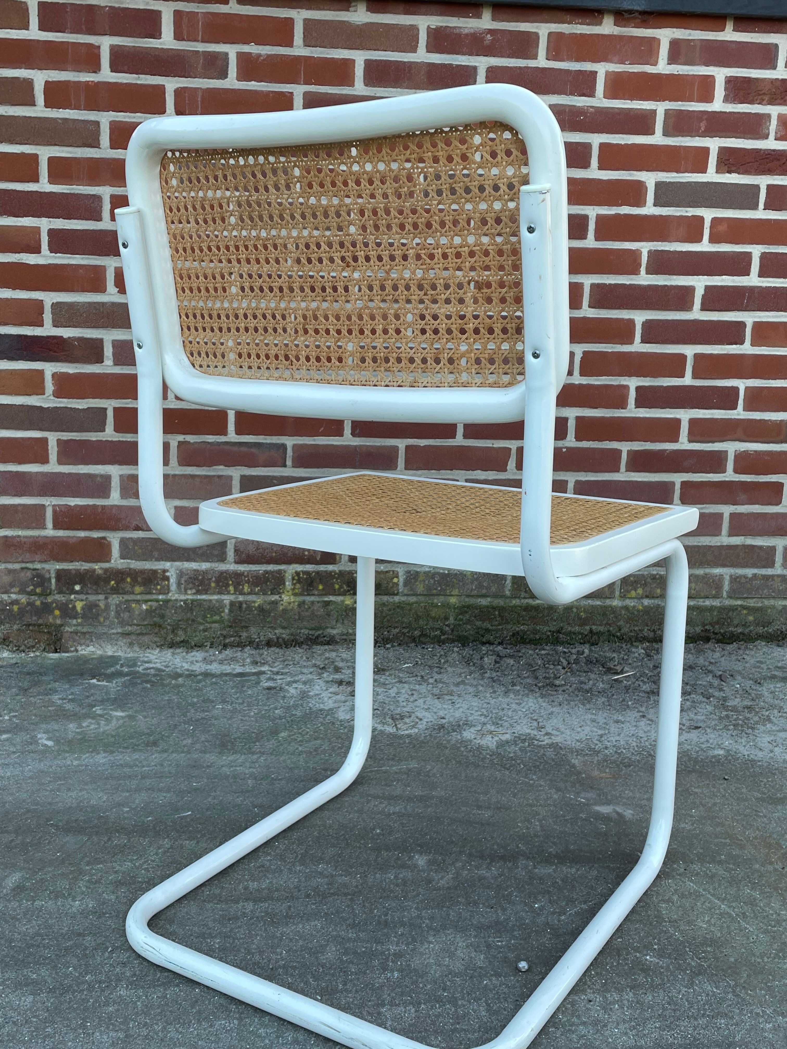 Set of 4 Cesca b32 model chairs in white