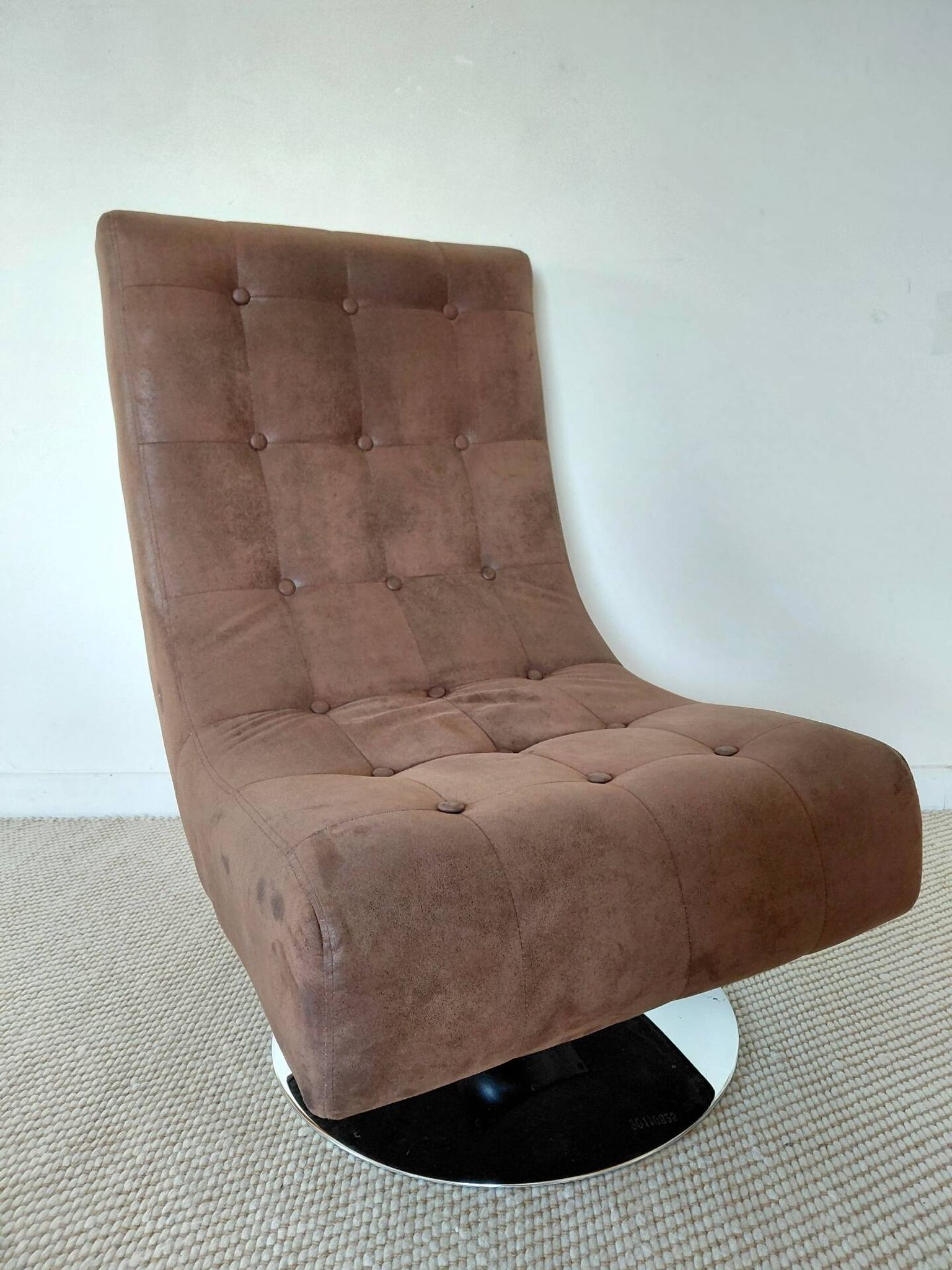 Fauteuil vintage pivotant en suède marron-esprit design années 60/70s