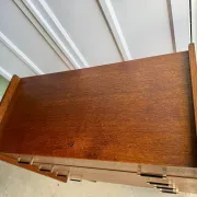 Commode style mid-century