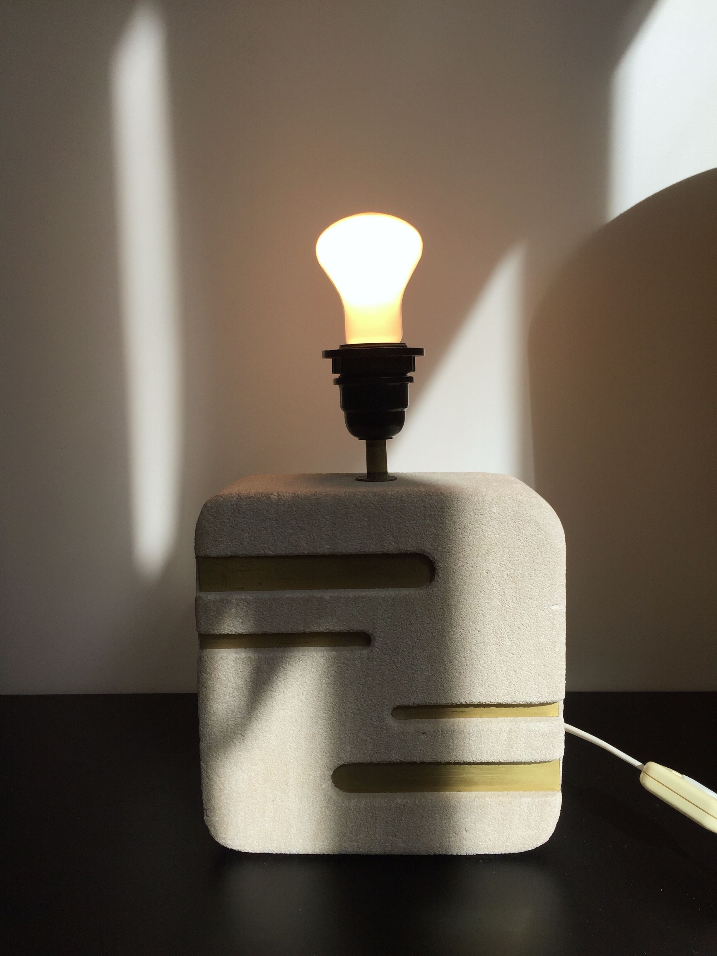 Lampe en pierre et laiton, vintage