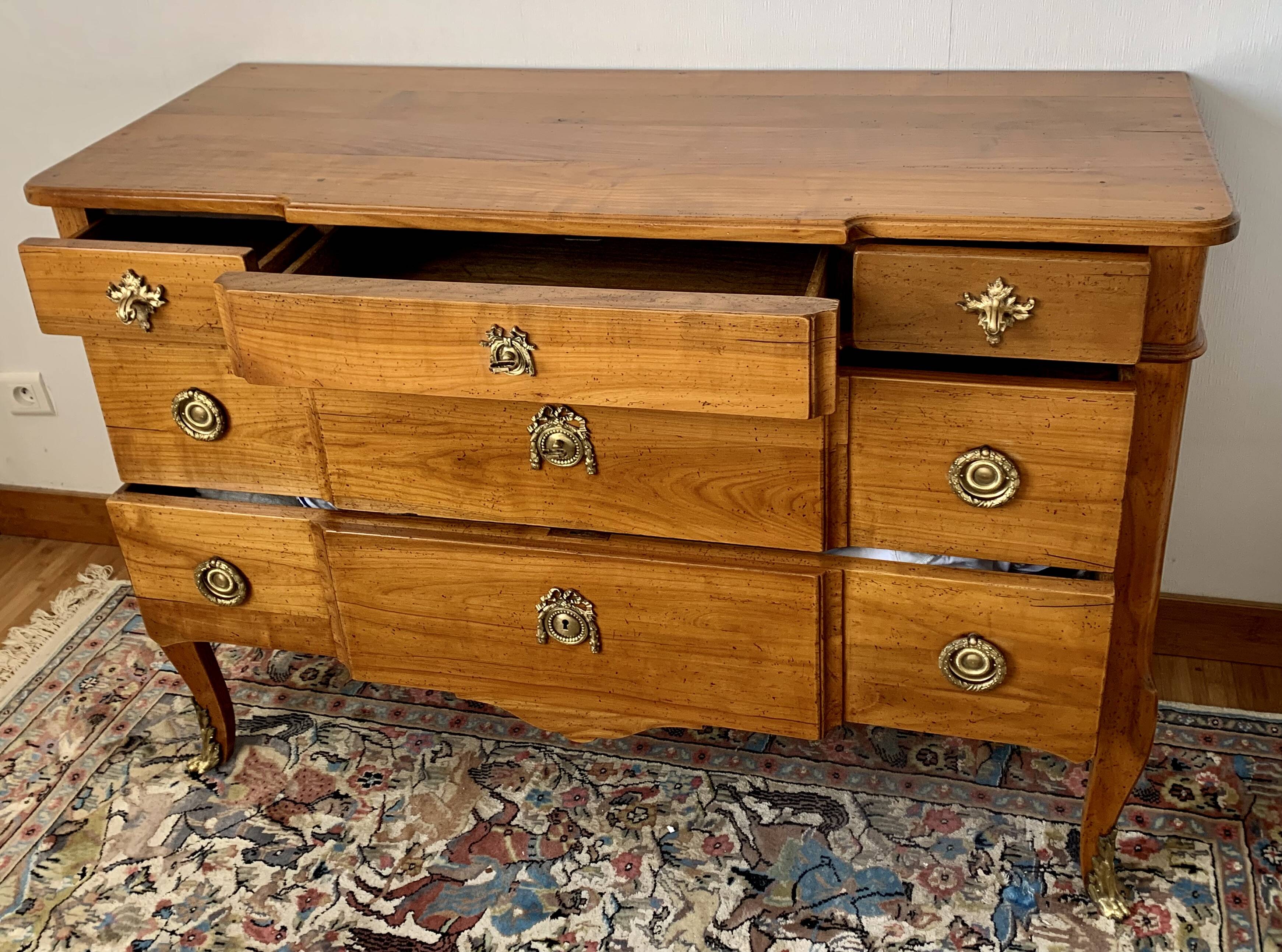 Commode à ressaut en Merisier Style Transition