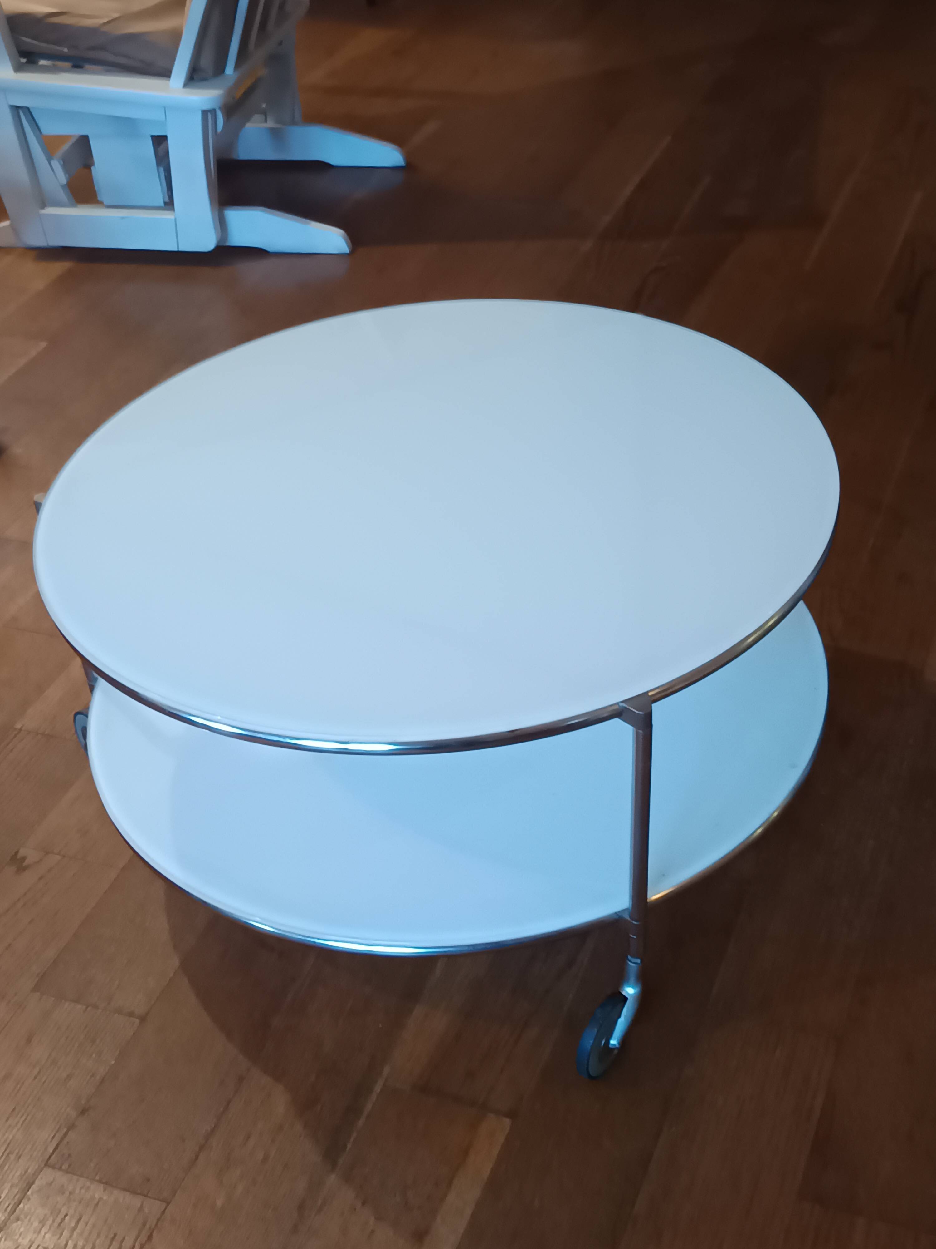 Table basse STRIND par Ehlen Johansson pour IKEA, verre opalin et chrome