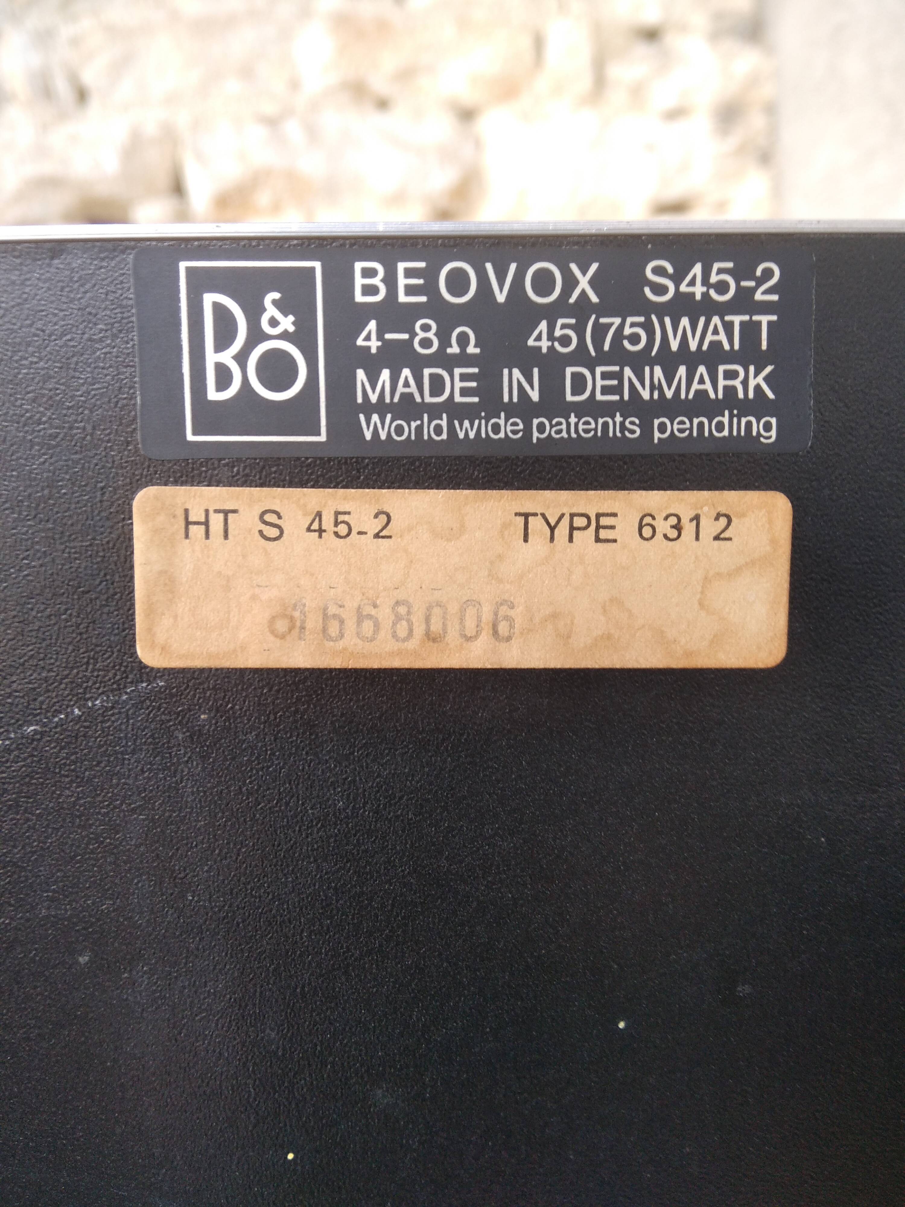 Vintage Bang and Olufsen S45-2 speakers