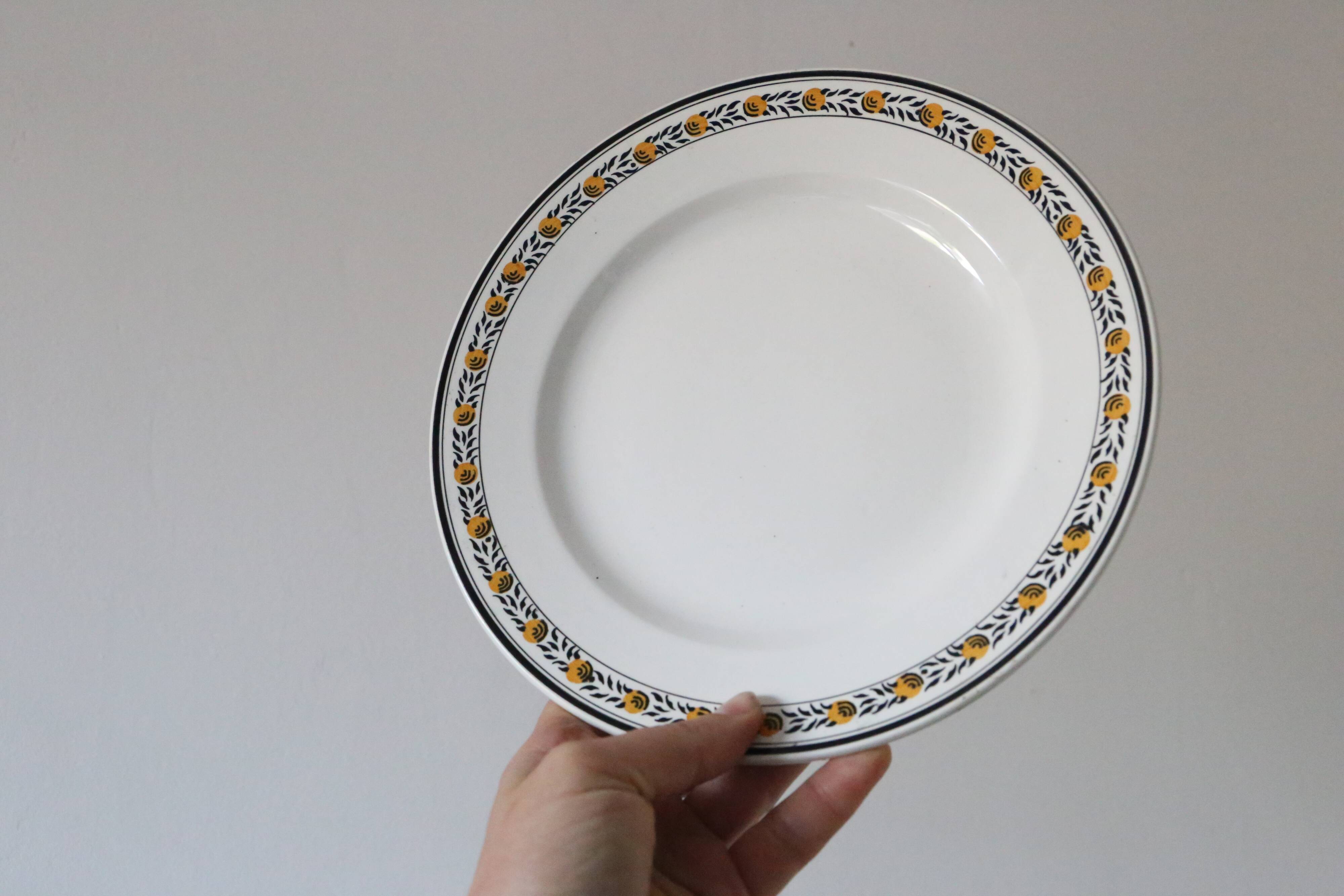 Ensemble de 4 assiettes plates, Digoin Sarreguemines, modèle Valence