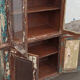 Armoire vitrée en bois ancienne patinée