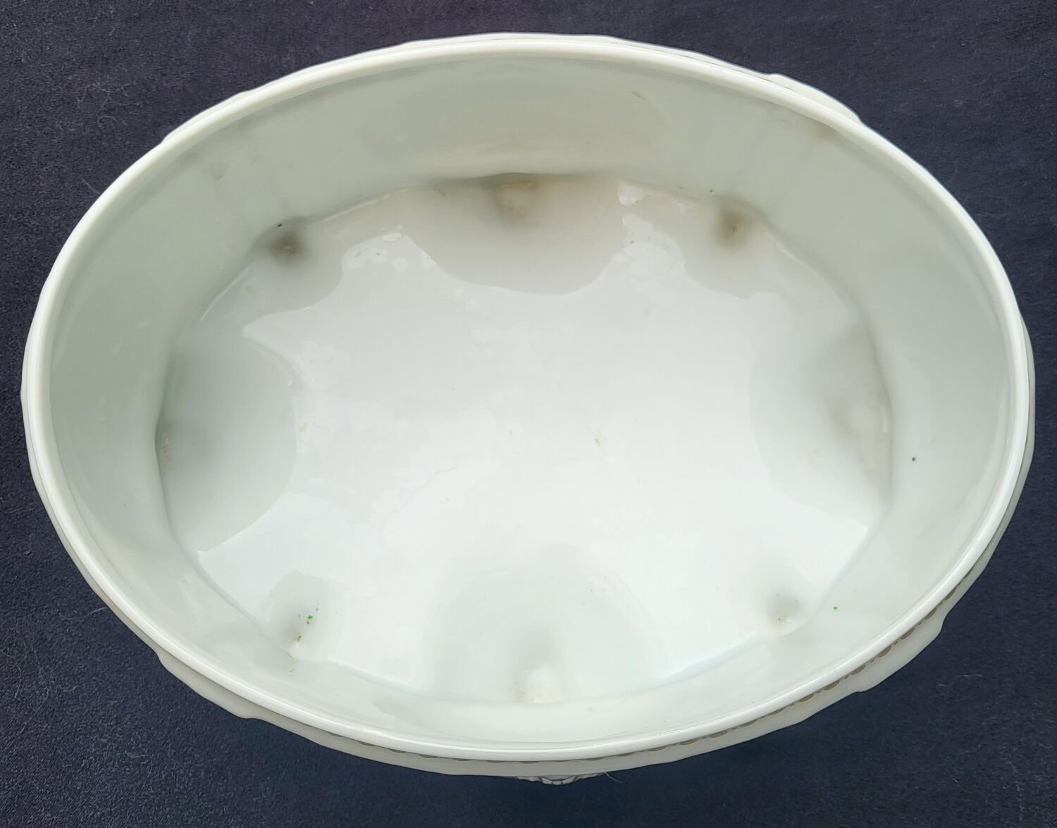 Planter, porcelain centerpiece