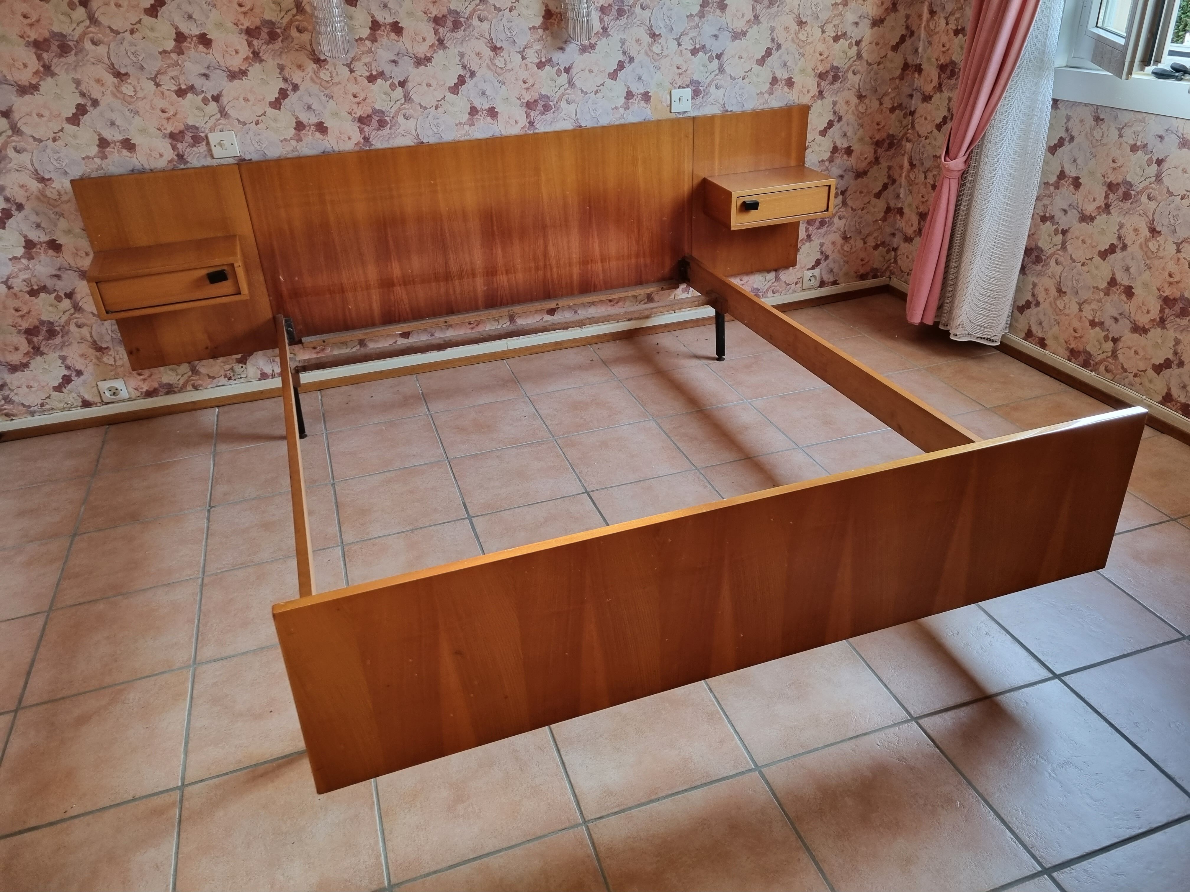 Vintage bed André Simard