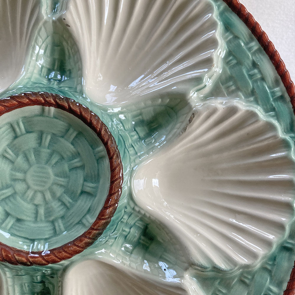 Oyster plates slurry