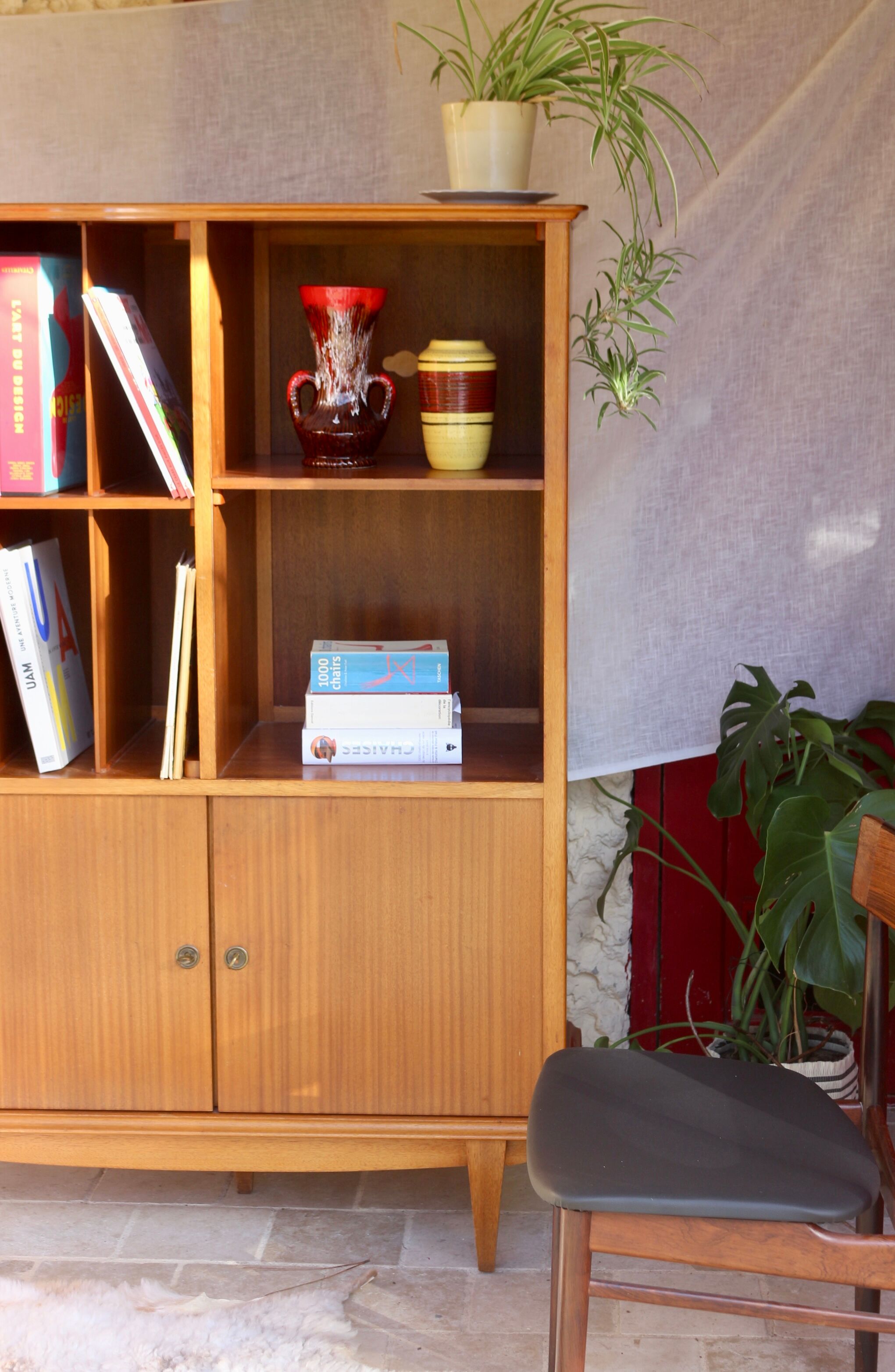 Vintage oak chest of drawers with vinyl storage, Year 1960. Ref Willy