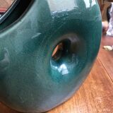 Cracked snail vase