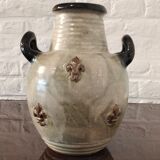 Vase with handles in Guérin sandstone