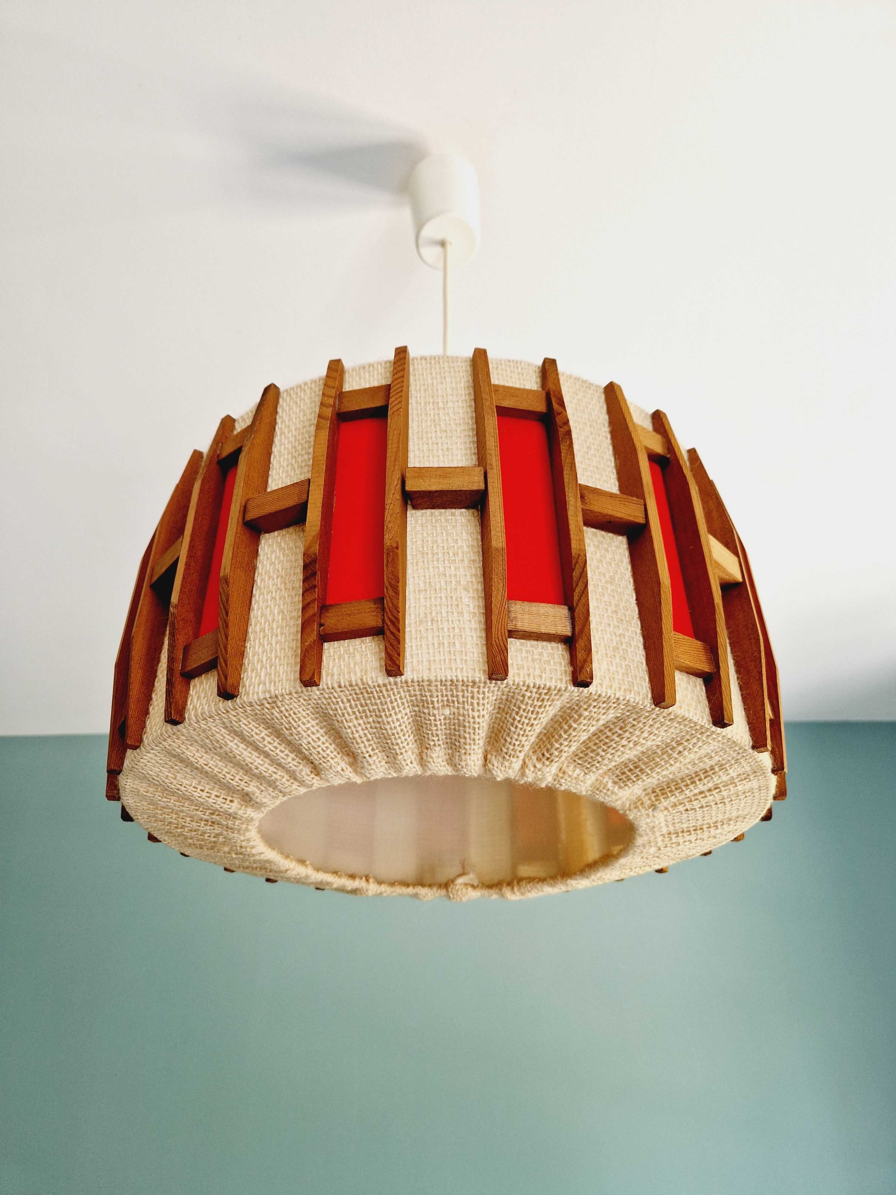 Scandinavian pendant lamp in teak and burlap, 60s